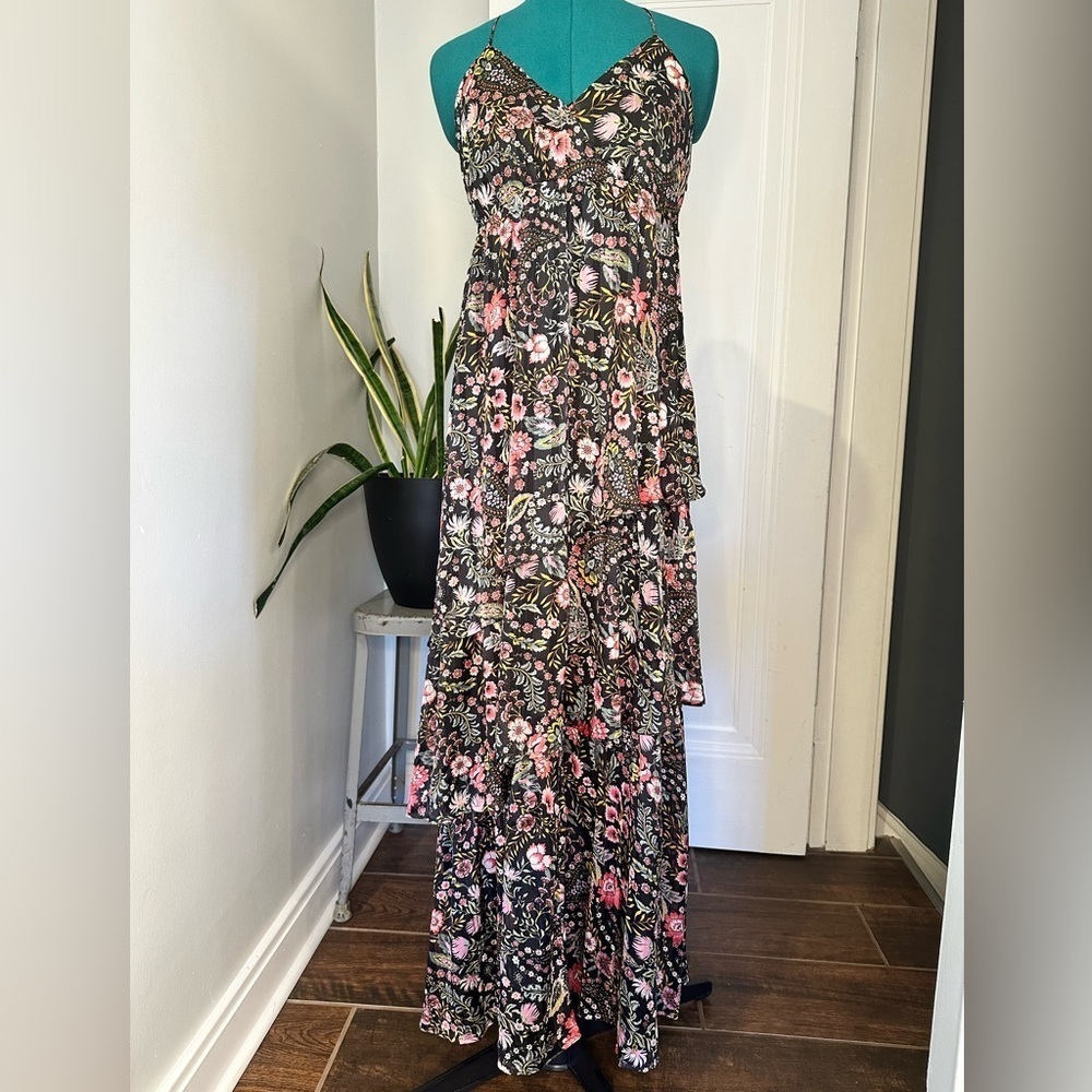 Forever 21 floral print tiered maxi dress size medium